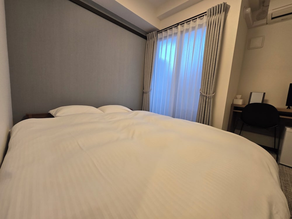 ベーシック ダブルルーム クイーンベッド 1 台 客室4 | ITOSHI Kyoto Inn 二条城