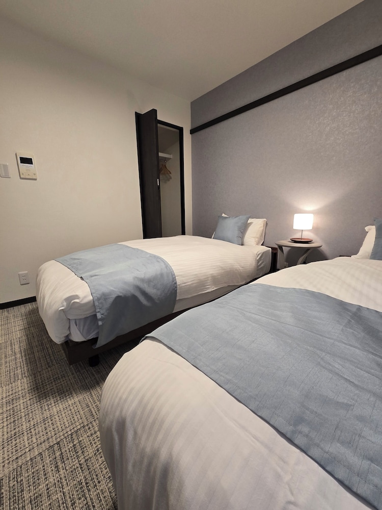 ベーシック ツインルーム シングルベッド 2 台 客室10 | ITOSHI Kyoto Inn 二条城