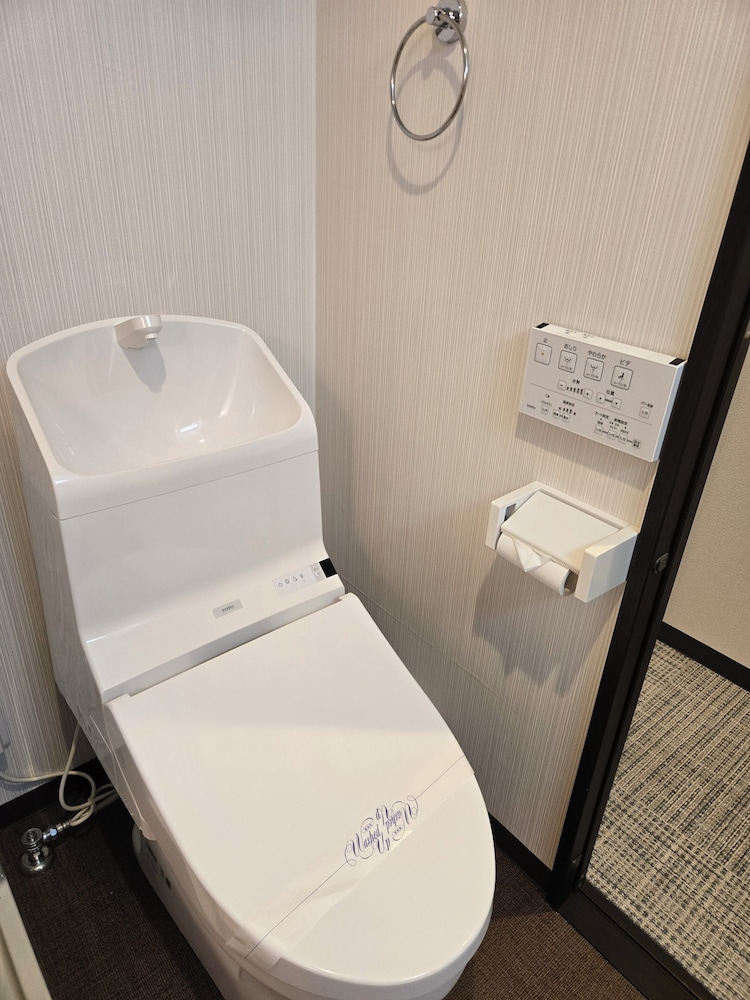 ベーシック ツインルーム シングルベッド 2 台 客室15 | ITOSHI Kyoto Inn 二条城