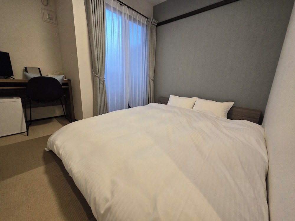 ベーシック ダブルルーム クイーンベッド 1 台 客室15 | ITOSHI Kyoto Inn 二条城