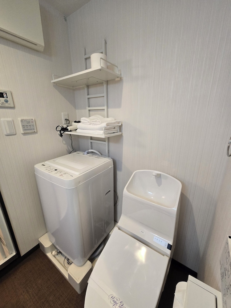 ベーシック ツインルーム シングルベッド 2 台 客室17 | ITOSHI Kyoto Inn 二条城