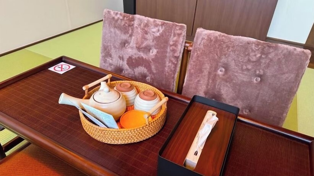 ラグジュアリー スイート 1 ベッドルーム 禁煙 シティビュー 客室7 | 大同ガーデンホテル湯の山スパリゾート