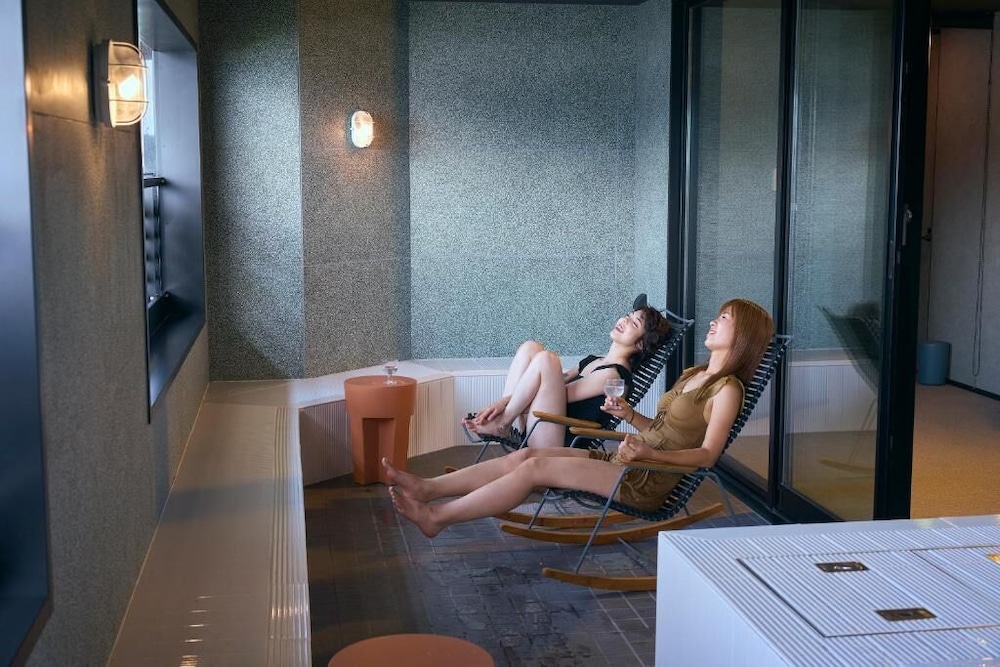 ラグジュアリー スイート バルコニー レイクビュー 内装0 | 富士山の見える全室個室サウナ付旅館　しずく