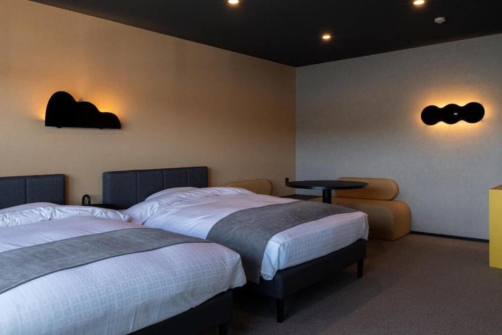 スタンダード ツインルーム レイクビュー 客室2 | 富士山の見える全室個室サウナ付旅館　しずく