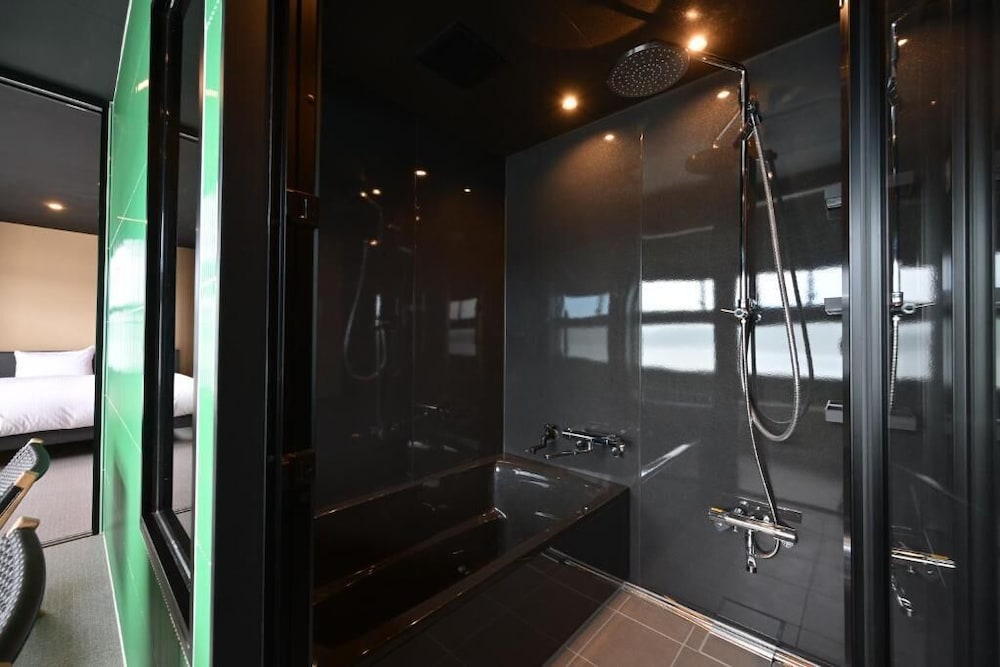 スタンダード ツインルーム レイクビュー バスルーム0 | 富士山の見える全室個室サウナ付旅館　しずく