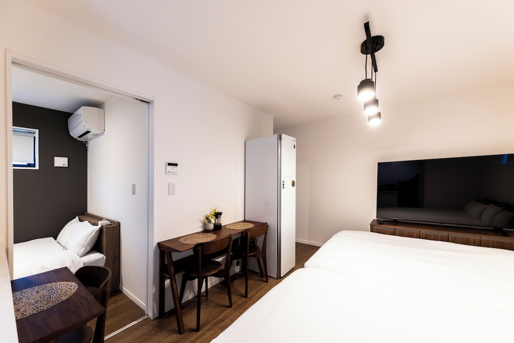 コンフォート トリプルルーム 客室2 | AYA Hotels 博多 1st