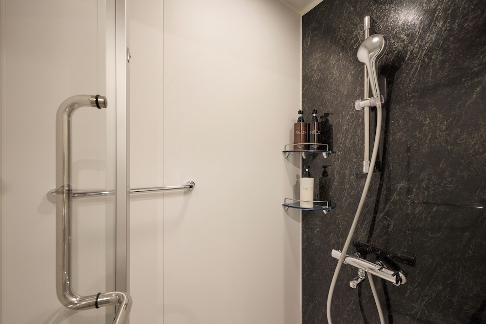 スイートバンクルーム 禁煙 バスルーム1 | WAYPOINT TSUKIJI TOKYO