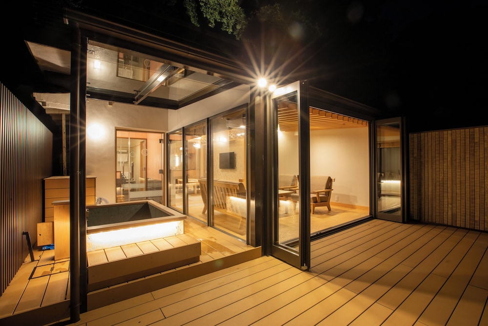 ラグジュアリー スイート 専用バスルーム マウンテンビュー テラス / パティオ1 | Hotel Senkei