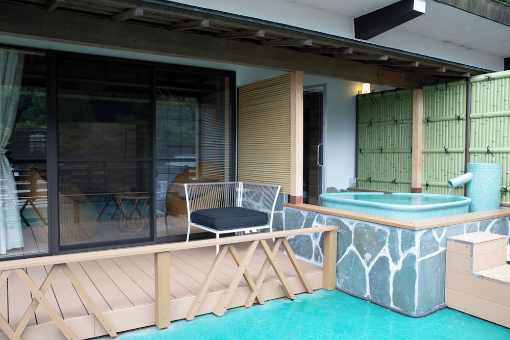 スーペリア スイート 専用バスルーム マウンテンビュー テラス / パティオ0 | Hotel Senkei