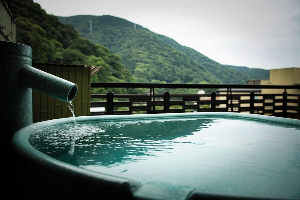 スーペリア スイート 専用バスルーム マウンテンビュー 屋外スパ浴槽0 | Hotel Senkei