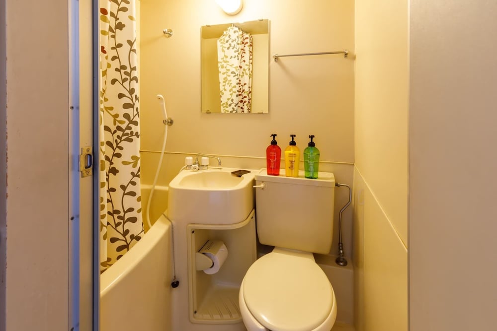 和室8畳バストイレ無 禁煙 バスルーム0 | ホテル青木