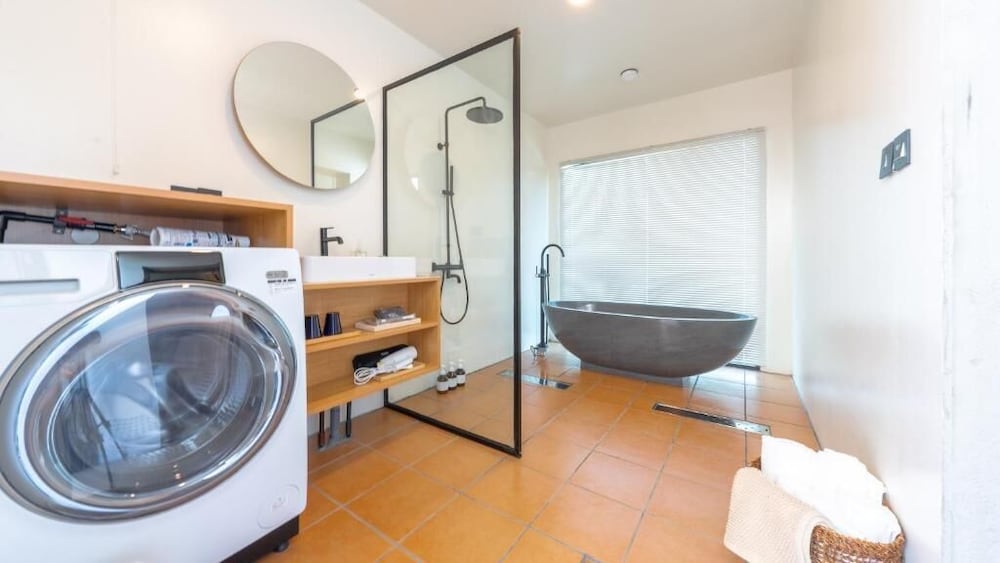 ヴィラ プライベートプール シービュー バスルーム0 | Canggu Irab