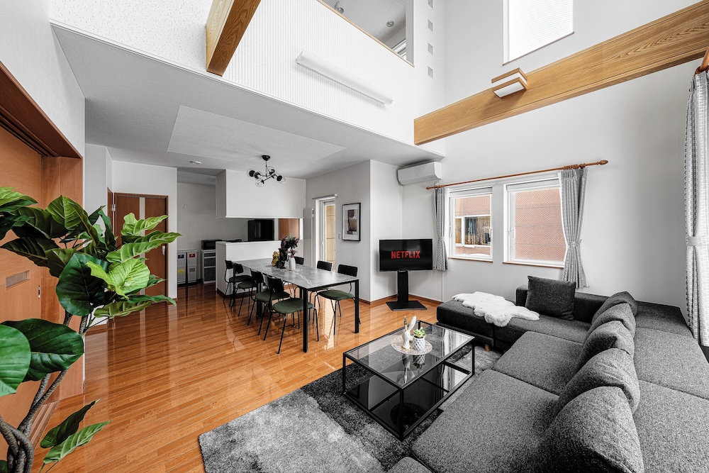 アパートメント リビング エリア1 | THE RADIANT