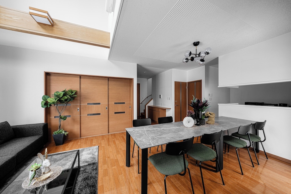 アパートメント レストラン0 | THE RADIANT