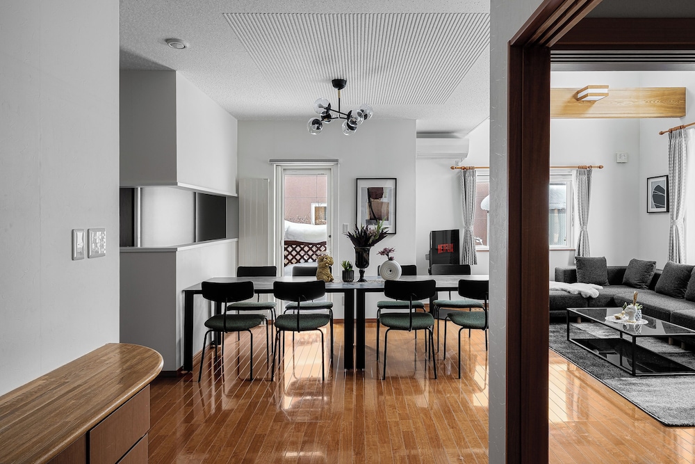 アパートメント レストラン5 | THE RADIANT