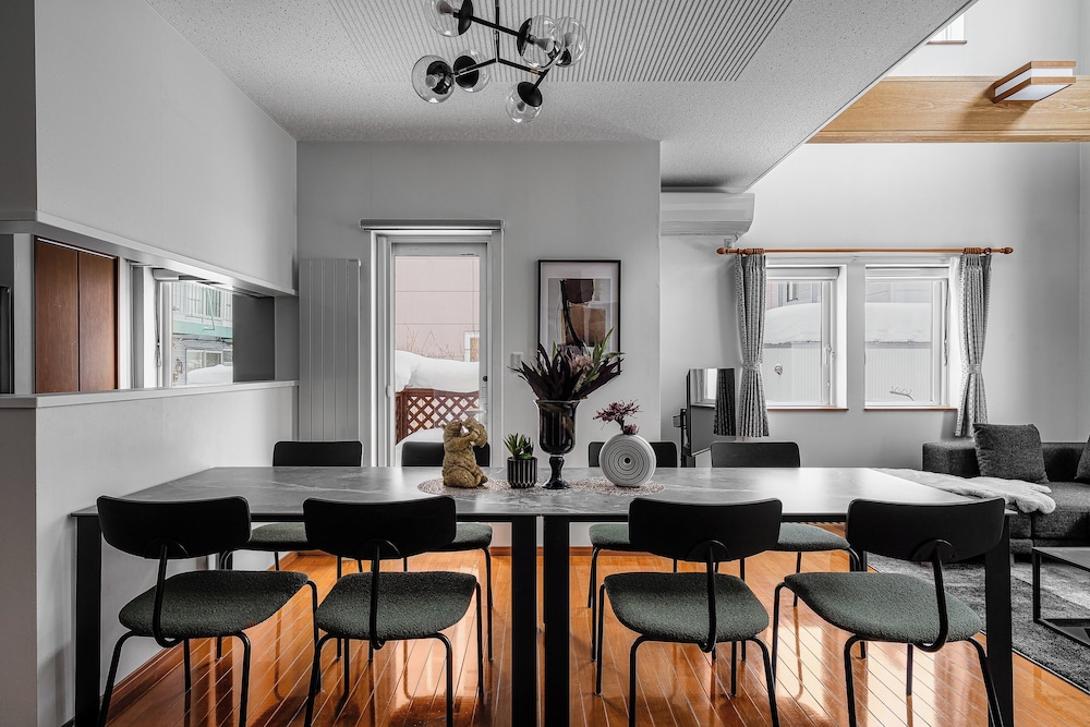 アパートメント レストラン6 | THE RADIANT