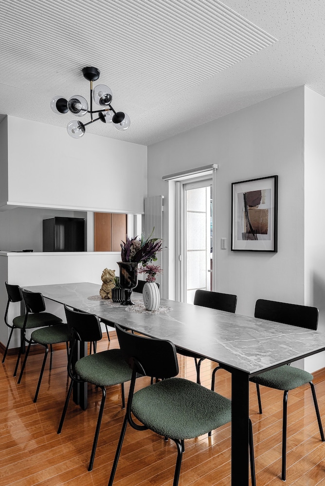 アパートメント レストラン3 | THE RADIANT