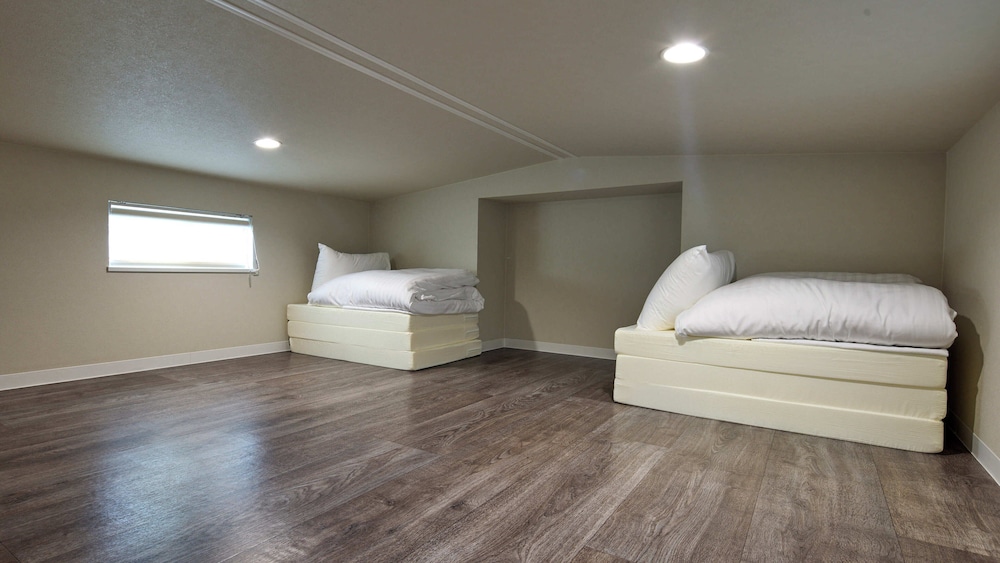 YF-4(最大5名): ファミリー向け/軽食＆ビール(人数分)無料/駐車場有/禁煙 客室2 | Solana Smart INN富士山中湖