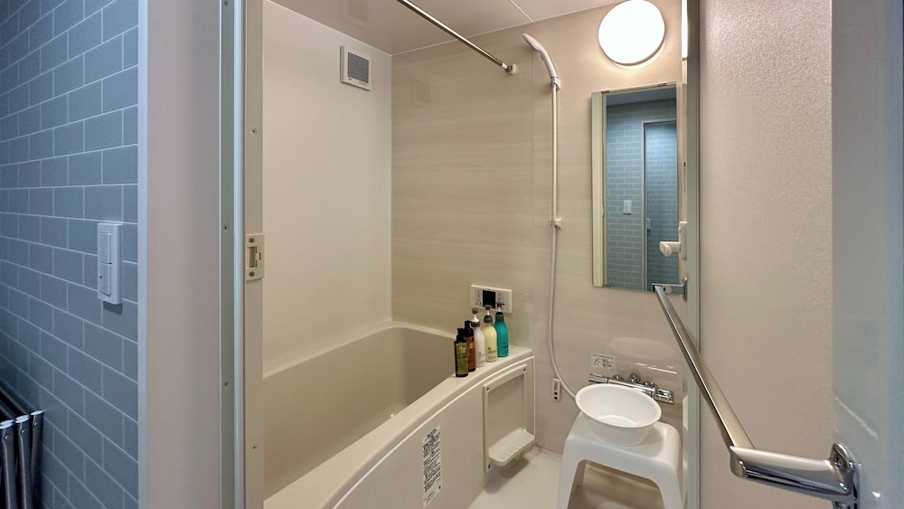 YF-1(最大5名): ファミリー向け/軽食＆ビール(人数分)無料/駐車場有/禁煙 バスルーム1 | Solana Smart INN富士山中湖