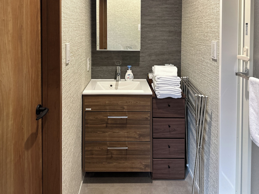 YF-2(最大5名): ファミリー向け/軽食＆ビール(人数分)無料/駐車場有/禁煙 バスルーム0 | Solana Smart INN富士山中湖