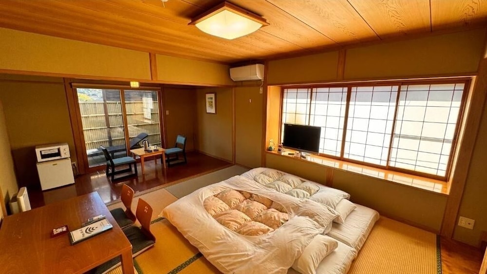 別館 禁煙 - 和室 / 露天風呂付 (三日月、満月) 客室5 | 由布院 旅館やまなみ