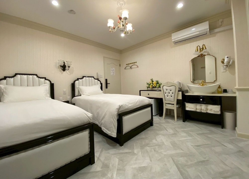 ベーシック ツインルーム シングルベッド 2 台 禁煙 専用バスルーム 客室6 | 大同 Garden Hotel Osaka Annex