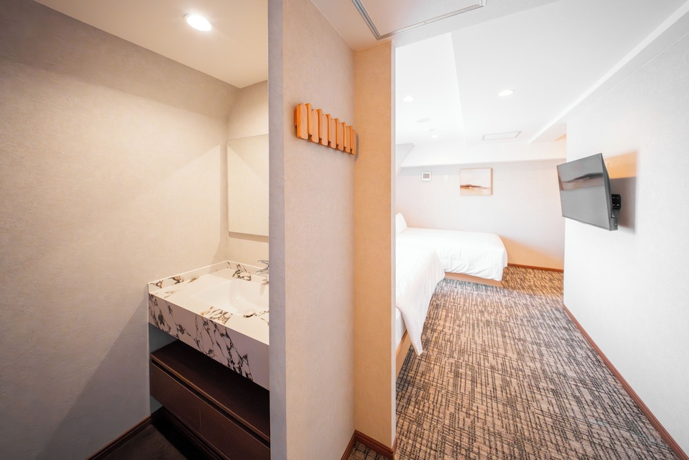 スタンダード ツインルーム 禁煙 客室13 | MARUMI HOTEL Asakusa浅草