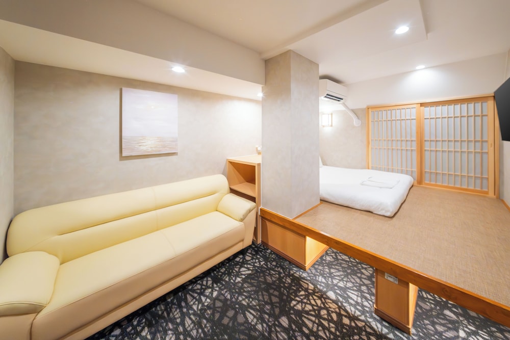 ファミリー スイート 禁煙 客室1 | MARUMI HOTEL Asakusa浅草