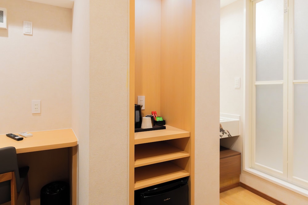 スタンダード ツインルーム 禁煙 内装1 | MARUMI HOTEL Asakusa浅草