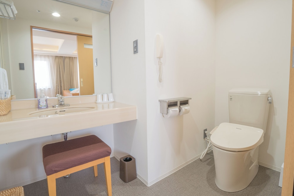 ファミリー ツインルーム バスルーム0 | 大阪関西エアポートホテル【関西空港】