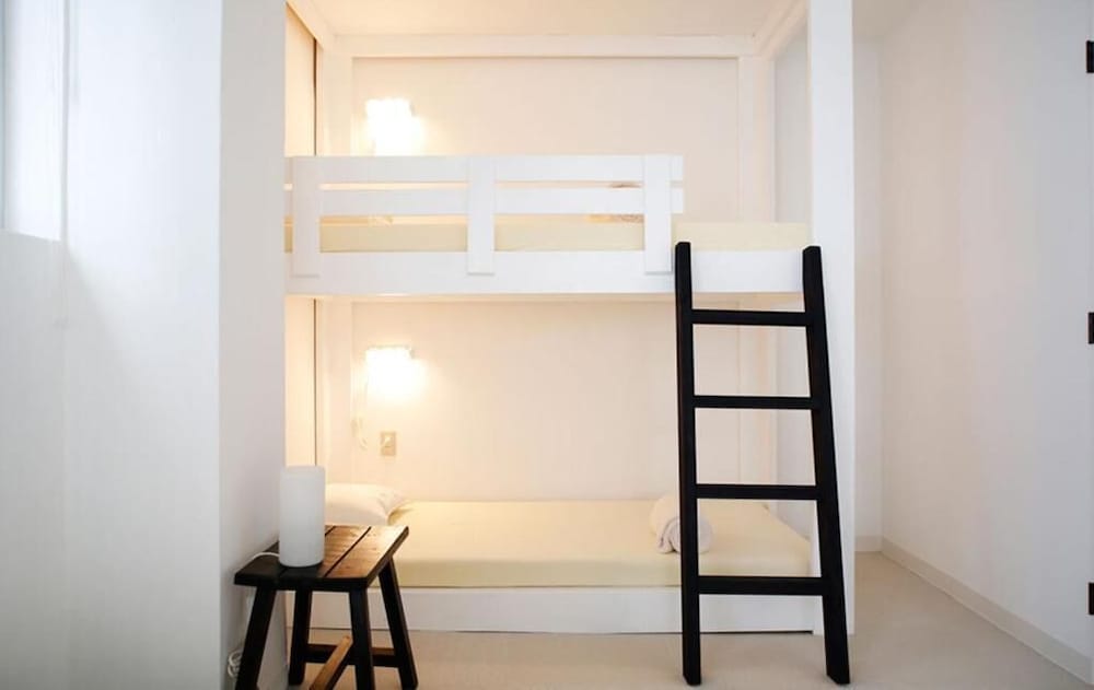 トリプルルーム ベッド (複数台) 客室1 | LANAIHOTEL & DORMITORY