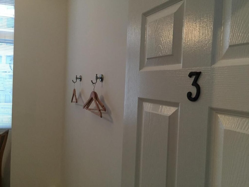 ツインルーム ベッド (複数台) 内装0 | LANAIHOTEL & DORMITORY