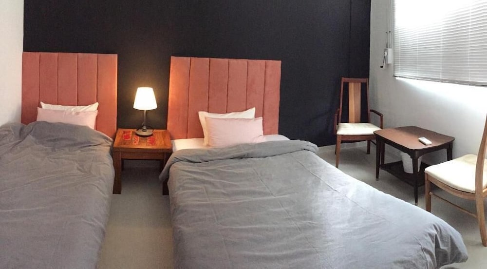 ツインルーム ベッド (複数台) 客室2 | LANAIHOTEL & DORMITORY