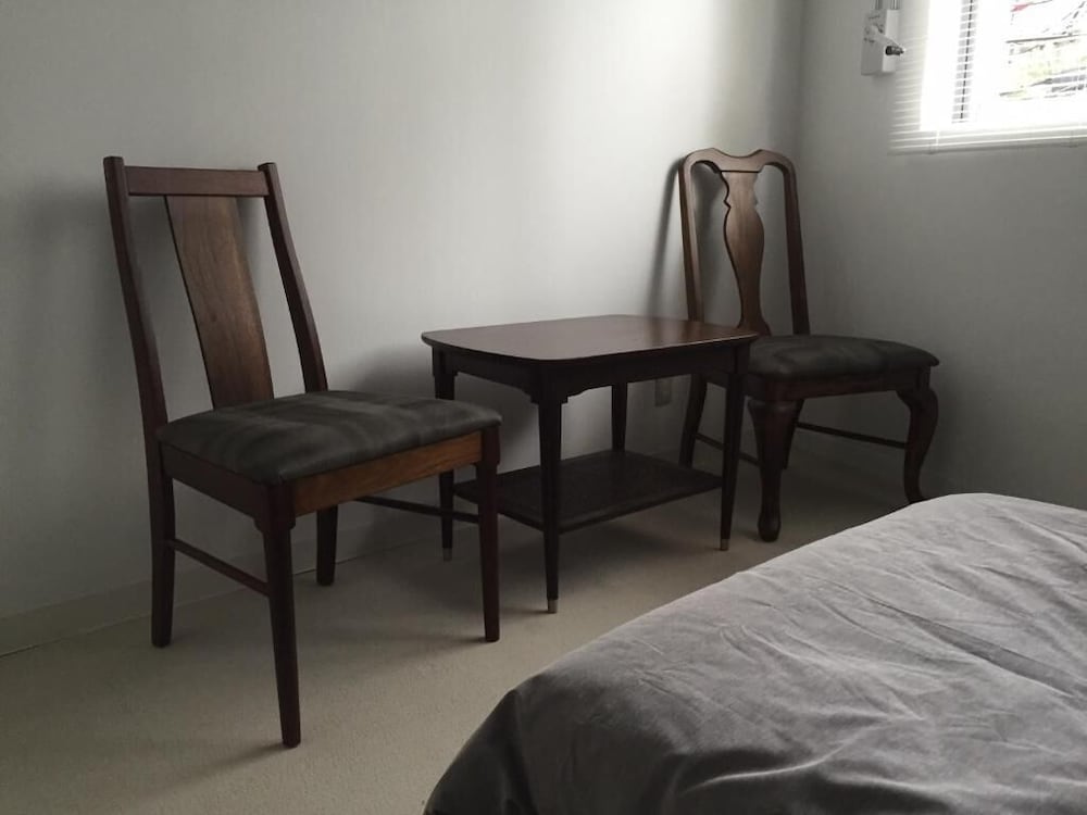 ツインルーム シングルベッド 2 台 客室1 | LANAIHOTEL & DORMITORY