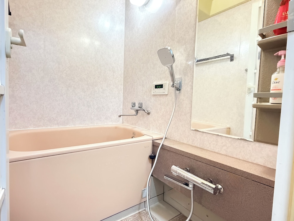 ファミリー ヴィラ 3 ベッドルーム 専用バスルーム バスルーム5 | 長柄の宿-(天然温泉 なにわの湯すぐ)