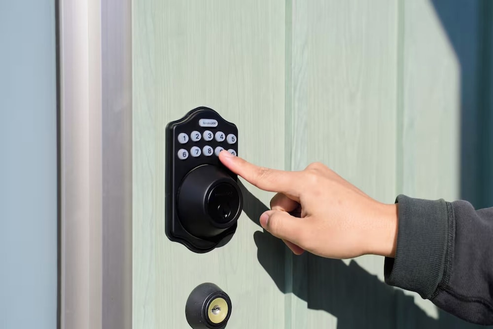 施設の正面1 | POOL VILLA 水戸