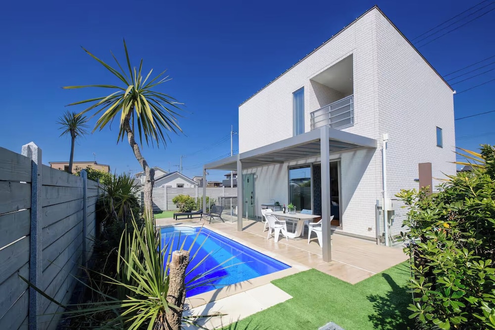 メインイメージ | POOL VILLA 水戸