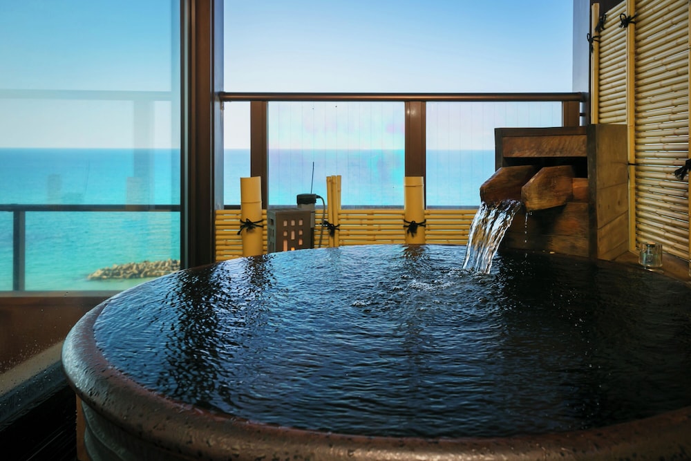 [和風スイート温泉露天付‐波の花] 禁煙 バスルーム0 | 游水亭いさごや