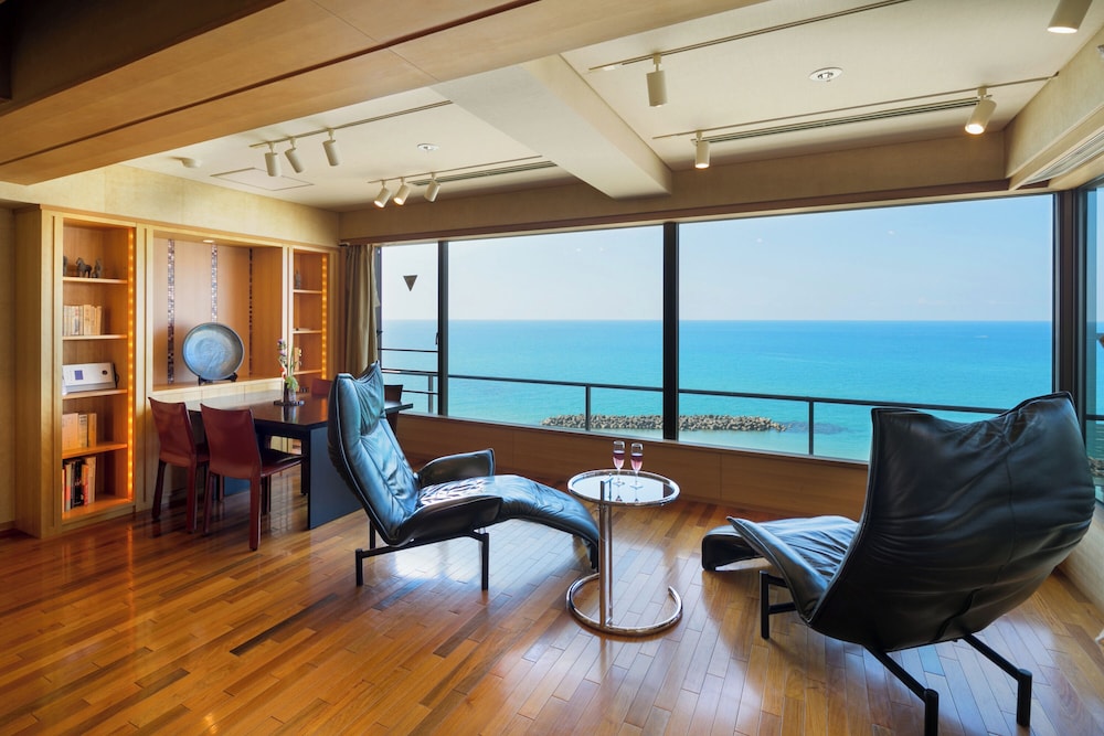 [和風スイート温泉露天付‐波の花] 禁煙 | 游水亭いさごや