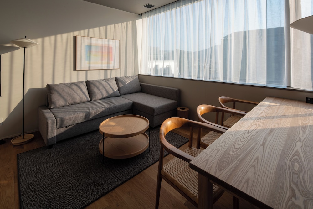 コンフォート アパートメント シティビュー リビング エリア4 | goodroom hotel Kyoto