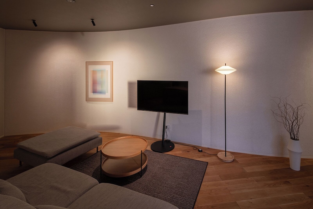 ベーシック アパートメント リビング エリア1 | goodroom hotel Kyoto