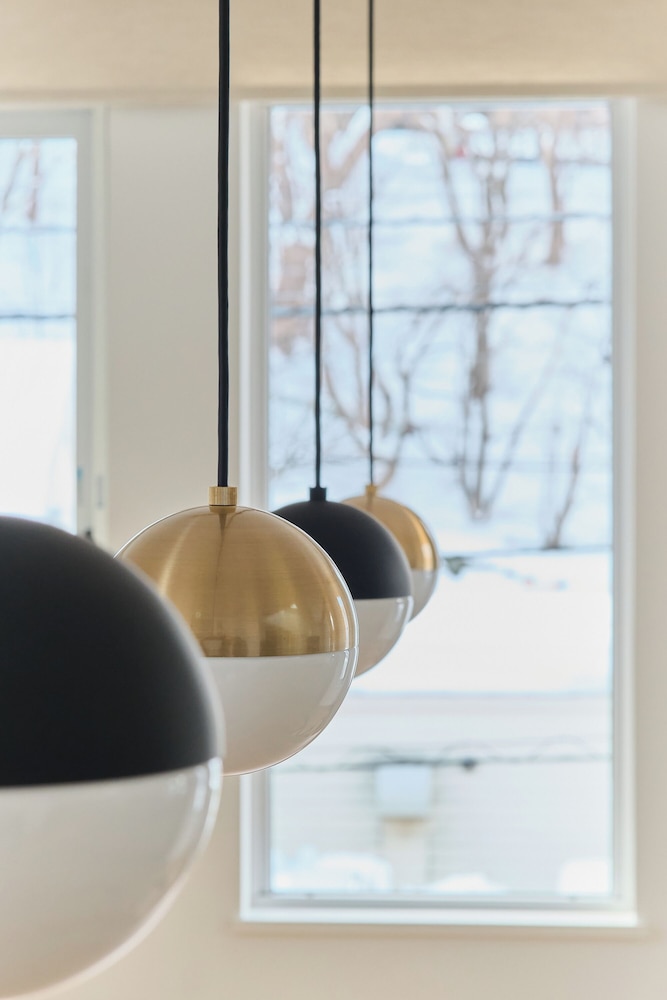 コンフォート ヴィラ 4 ベッドルーム 禁煙 シティビュー 客室内のダイニングエリア3 | Moiwa moutain villa