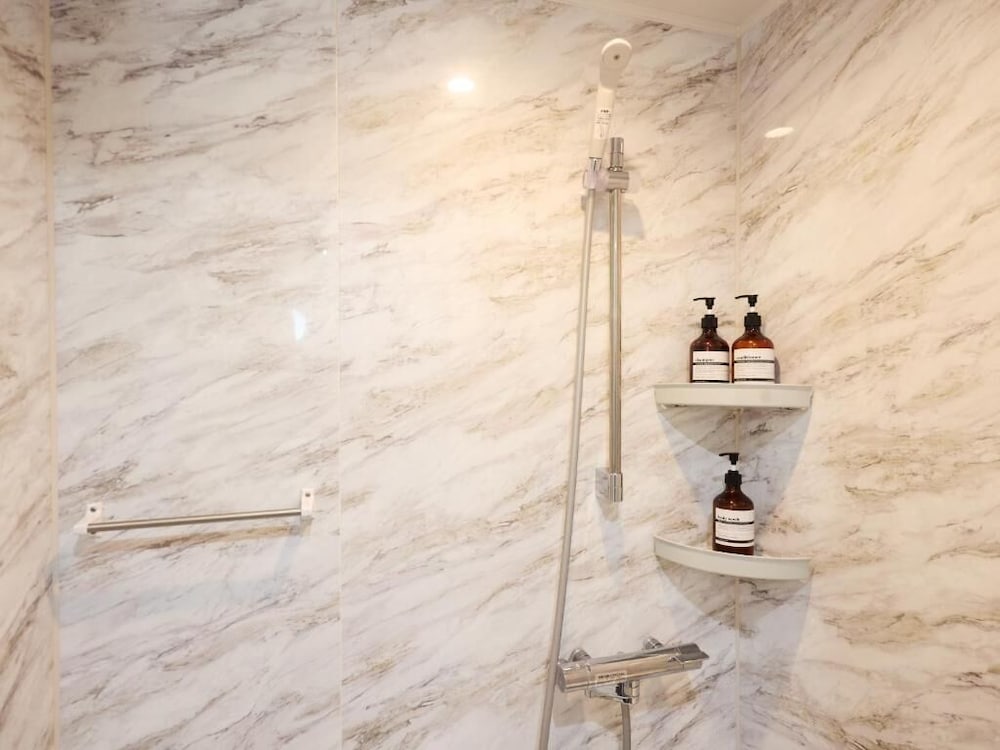 デラックス アパートメント バルコニー シティビュー バスルーム1 | tokyo Japandi apartment ikebukuro