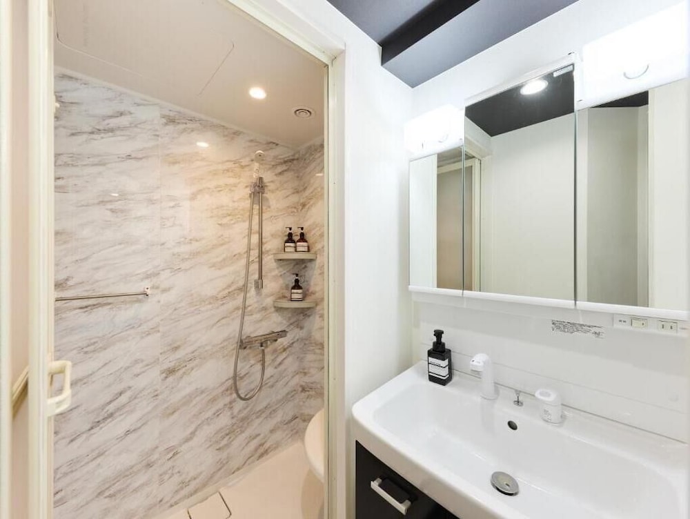 デラックス アパートメント バルコニー シティビュー バスルーム0 | tokyo Japandi apartment ikebukuro