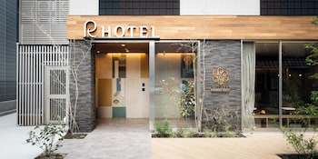 R Hotel Namba East