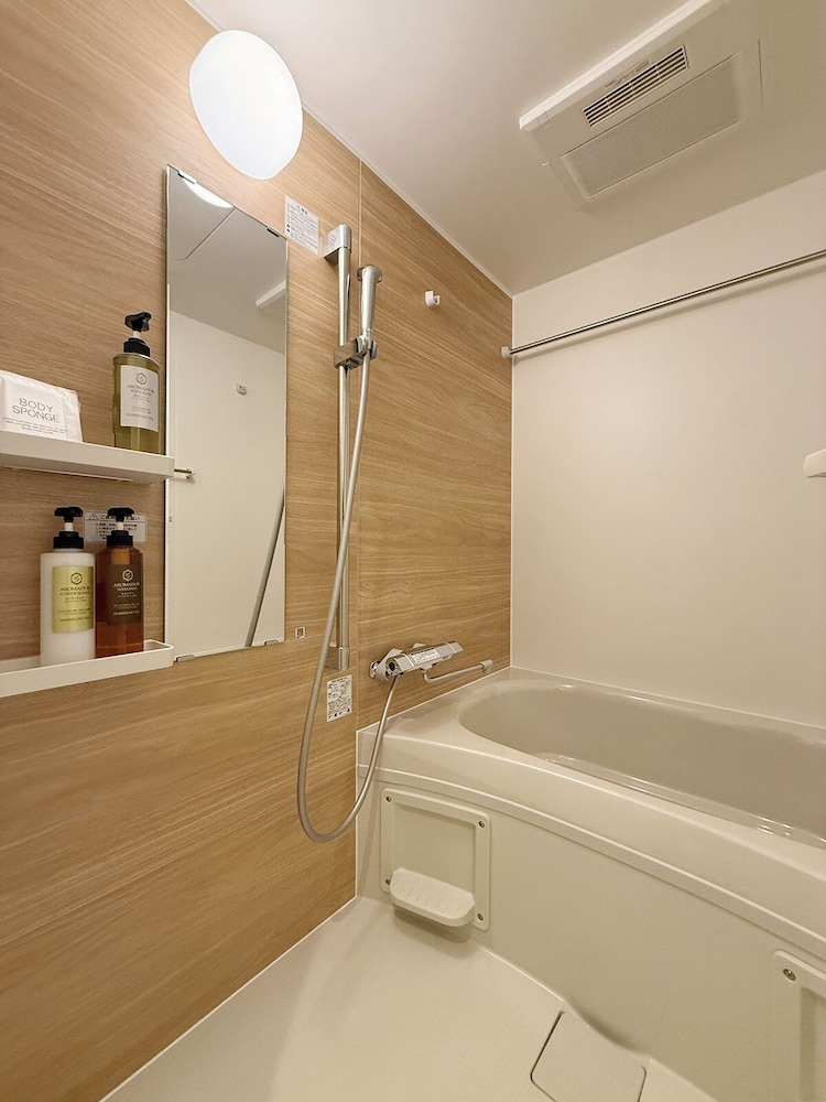 ファミリー アパートメント バスルーム1 | b hotel Tekkyodo