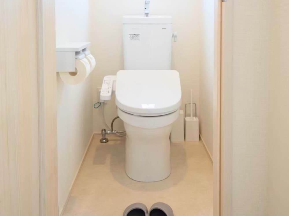 ファミリー アパートメント バルコニー ガーデンビュー バスルーム3 | Inamine Terrace 