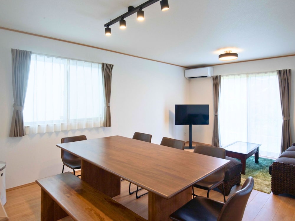 ファミリー アパートメント バルコニー ガーデンビュー 客室13 | Inamine Terrace 