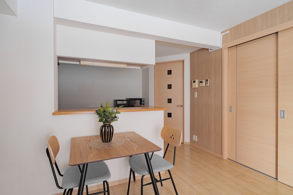 レストラン1 | E-US NAEBO STATION 102