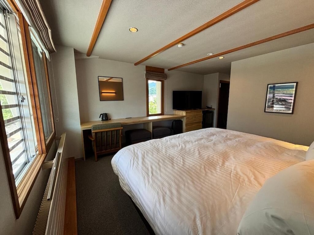 スタンダード ダブルルーム キングベッド 1 台 | クラブウィンダム白樺荘志賀高原